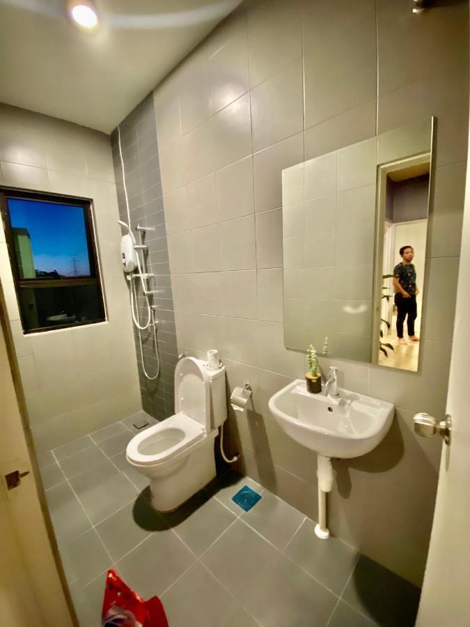 Faizal Madhi Homestay Κουτσίνγκ Εξωτερικό φωτογραφία