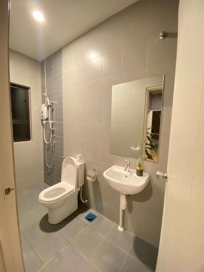 Faizal Madhi Homestay Κουτσίνγκ Εξωτερικό φωτογραφία