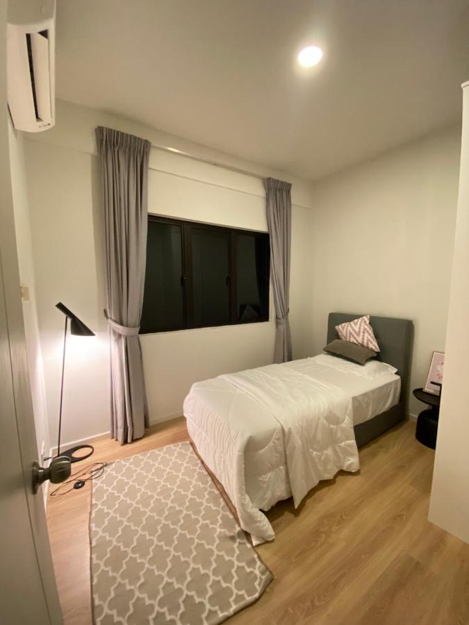 Faizal Madhi Homestay Κουτσίνγκ Εξωτερικό φωτογραφία